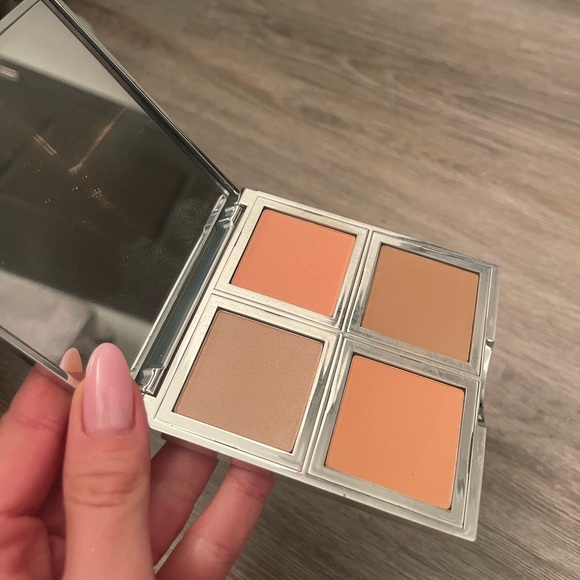 NWOB ELF TOTAL FACE PALLET - Picture 1 of 8